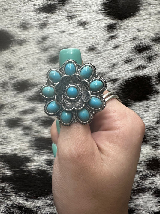 Adjustable flower ring