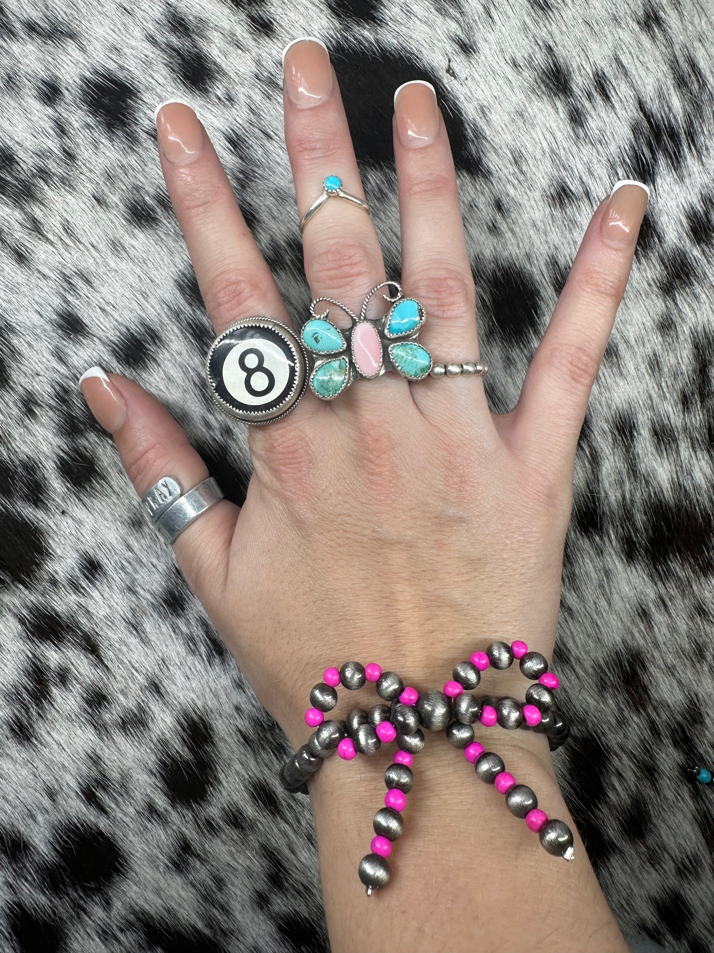 Pink bow tie stretch bracelet